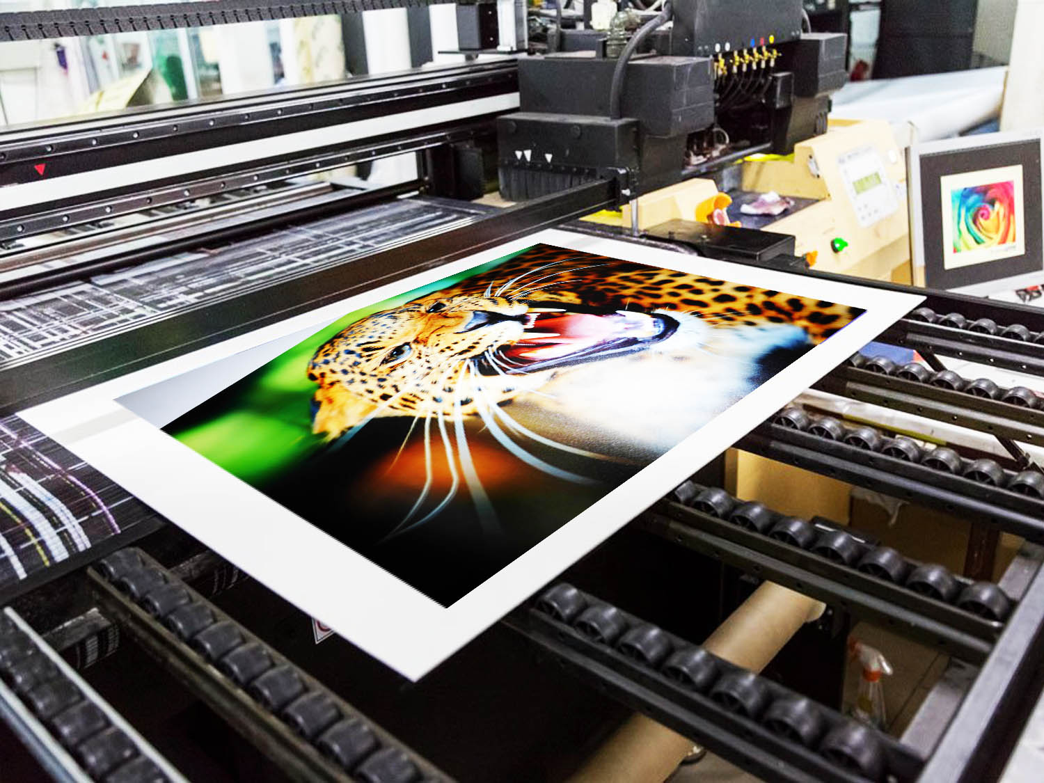 Широкоформатная печать на постерной бумаге